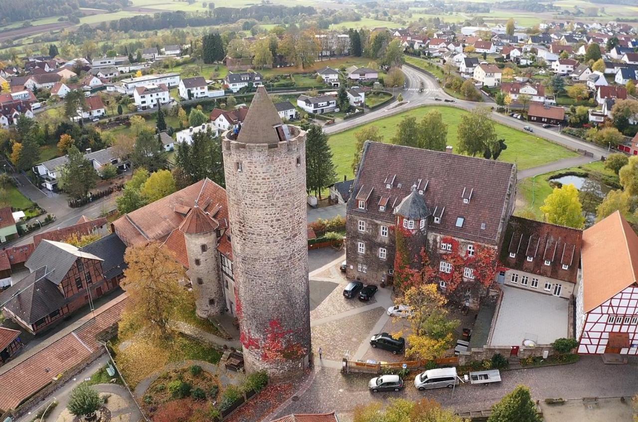 Graefin Amalia - Elegantes Apartment In Der Historischen Hinterburg In Schlitz, 2 Schlafzimmer, Mit Garten, Nahe Fulda Und Bad Hersfeld 外观 照片