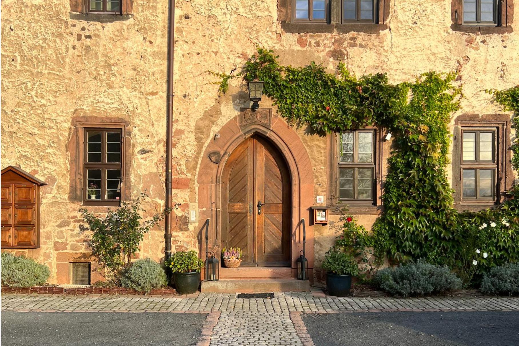 Graefin Amalia - Elegantes Apartment In Der Historischen Hinterburg In Schlitz, 2 Schlafzimmer, Mit Garten, Nahe Fulda Und Bad Hersfeld 外观 照片